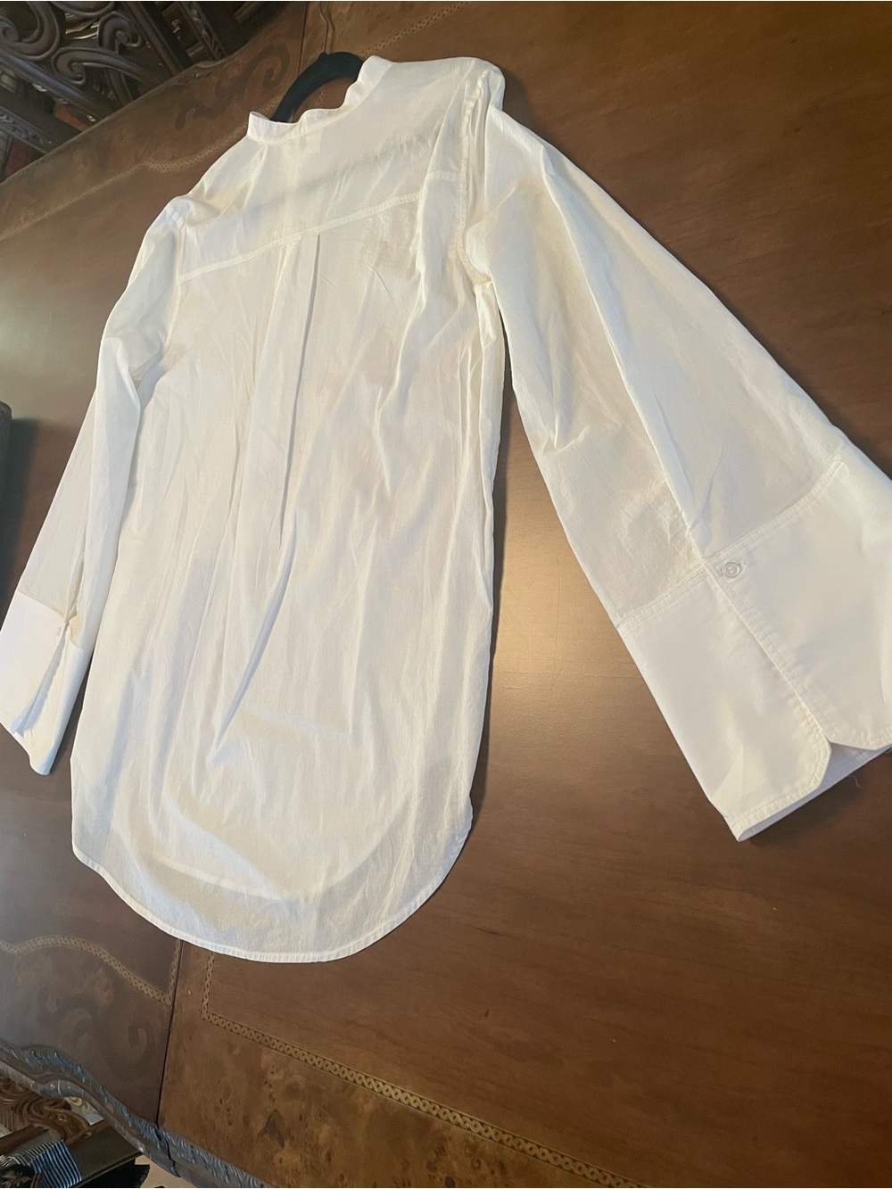 H&M Woman’s White modern cottonLong-Sleeve Button-Up Shirt